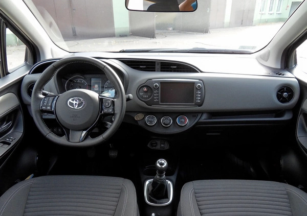 Toyota Yaris cena 57000 przebieg: 18536, rok produkcji 2017 z Wrocław małe 92